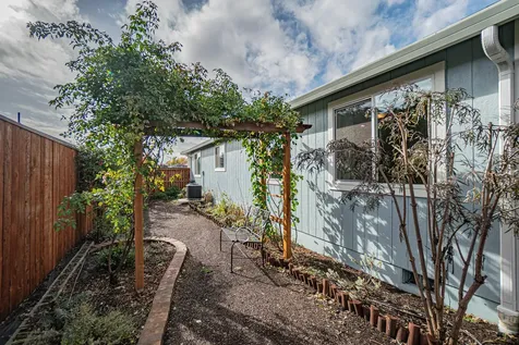 712 Nottingham Terrace Eagle Point OR 97524
