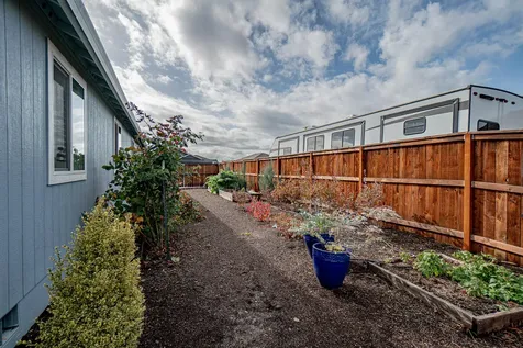 712 Nottingham Terrace Eagle Point OR 97524