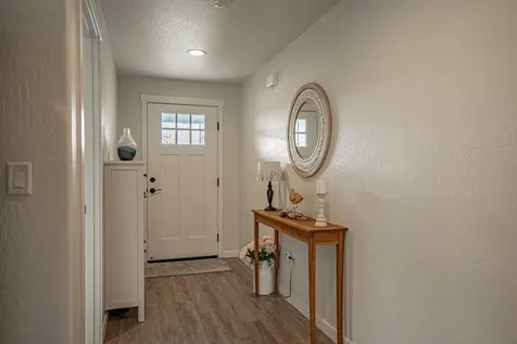 712 Nottingham Terrace Eagle Point OR 97524