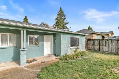 1048 W 13th Street Medford OR 97501