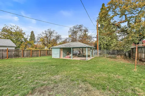 1048 W 13th Street Medford OR 97501