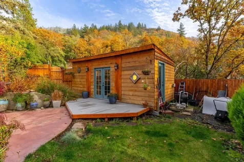 1710 NE Sunset Lane Grants Pass OR 97526