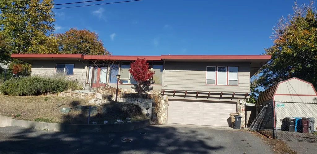 511 NW Woodson Drive Grants Pass OR 97526