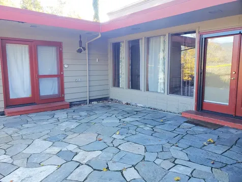 511 NW Woodson Drive Grants Pass OR 97526