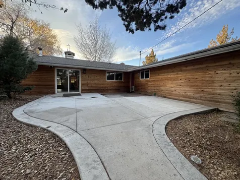 22820 Bear Creek Road Bend OR 97701