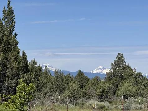 22820 Bear Creek Road Bend OR 97701
