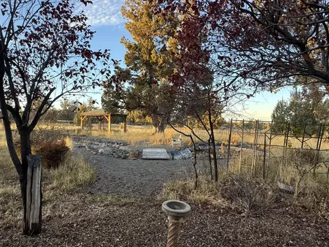 22820 Bear Creek Road Bend OR 97701