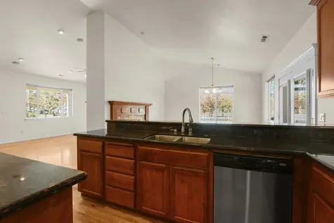6400 Rogue River Drive Shady Cove OR 97539
