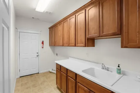 6400 Rogue River Drive Shady Cove OR 97539