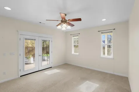 6400 Rogue River Drive Shady Cove OR 97539