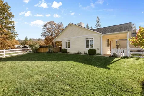 6400 Rogue River Drive Shady Cove OR 97539