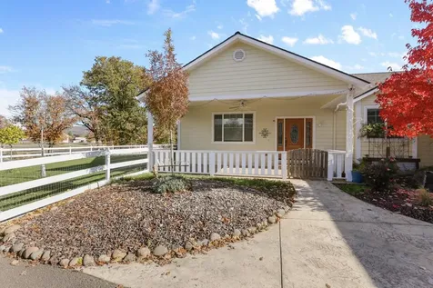 6400 Rogue River Drive Shady Cove OR 97539