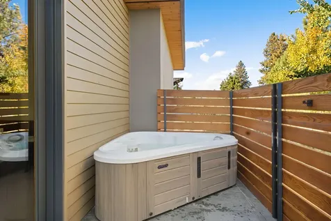 61612 Hosmer Lake Drive Bend OR 97702