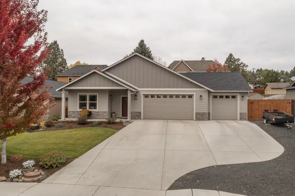 2745 SW 32nd Street Redmond OR 97756