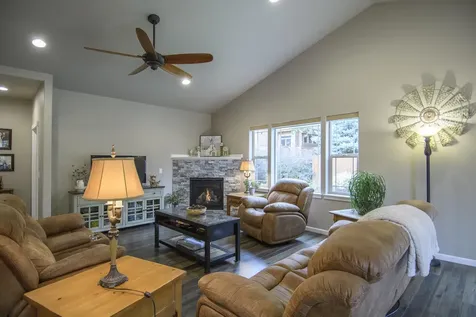 2745 SW 32nd Street Redmond OR 97756