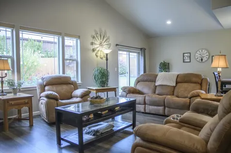2745 SW 32nd Street Redmond OR 97756