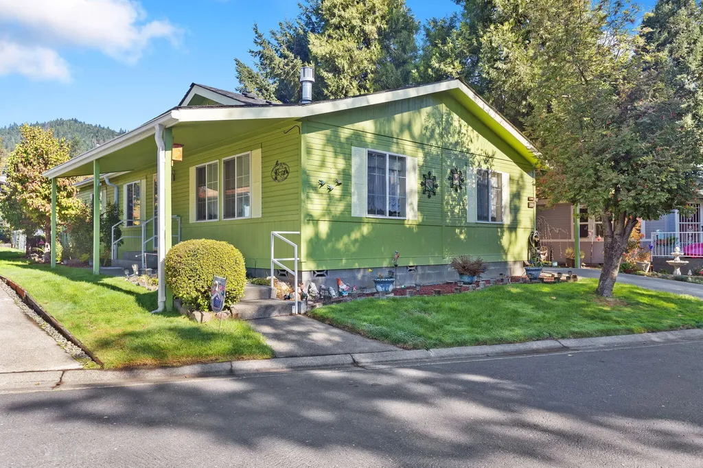 206 NW Creekside Drive Grants Pass OR 97526