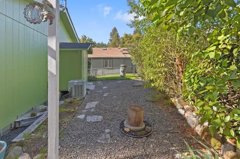 206 NW Creekside Drive Grants Pass OR 97526