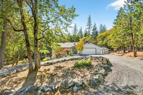250 Cambridge Drive Grants Pass OR 97526
