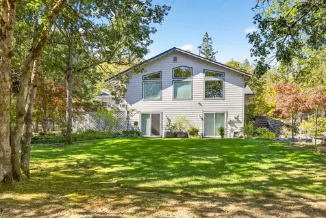 250 Cambridge Drive Grants Pass OR 97526