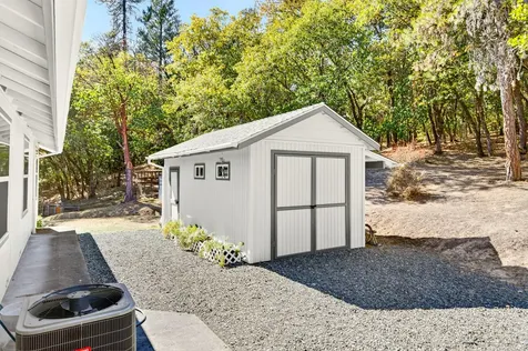 250 Cambridge Drive Grants Pass OR 97526
