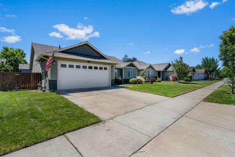 2116 NW Elm Avenue Redmond OR 97756