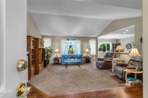2116 NW Elm Avenue Redmond OR 97756