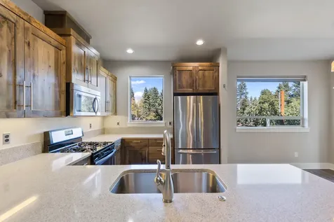748 NE Vail Lane Bend OR 97701