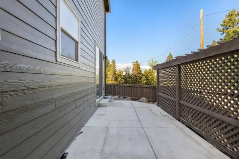 748 NE Vail Lane Bend OR 97701