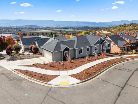 4260 Falcon Ridge Terrace Medford OR 97504