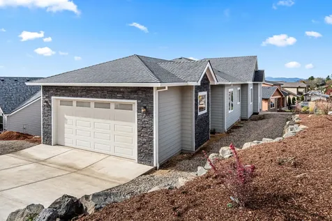 4260 Falcon Ridge Terrace Medford OR 97504