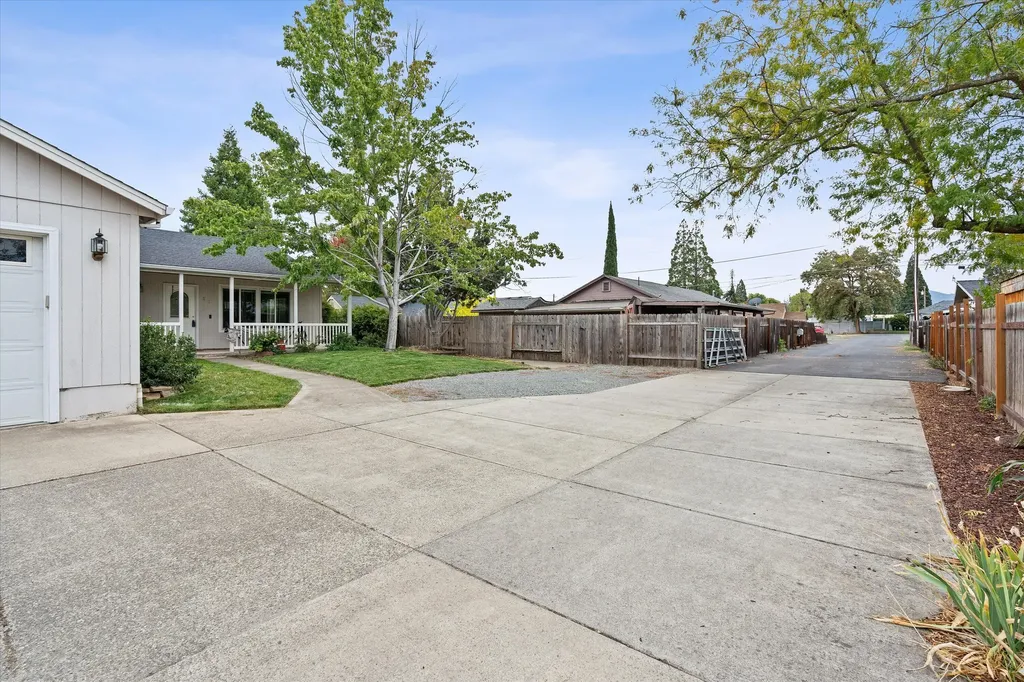 531 Bush Street Central Point OR 97502