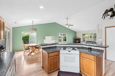 531 Bush Street Central Point OR 97502