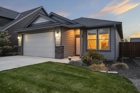 489 NW 29th Street Redmond OR 97756