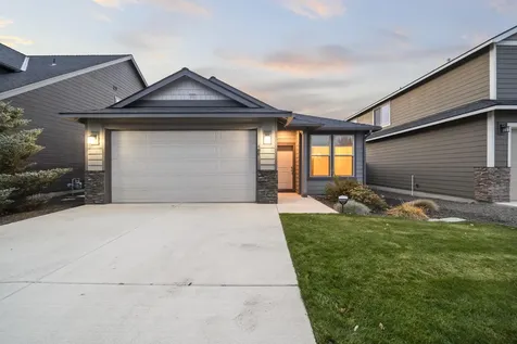 489 NW 29th Street Redmond OR 97756