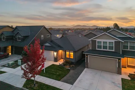 489 NW 29th Street Redmond OR 97756