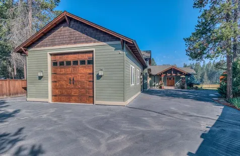 56081 Snow Goose Court Bend OR 97707