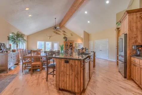 56081 Snow Goose Court Bend OR 97707