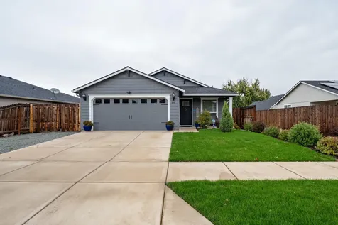 848 Trinity Way Medford OR 97501