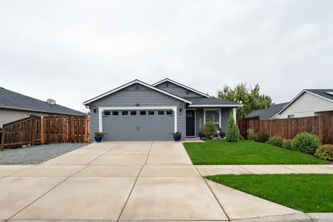 848 Trinity Way Medford OR 97501