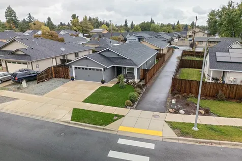 848 Trinity Way Medford OR 97501