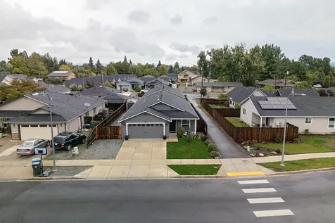 848 Trinity Way Medford OR 97501