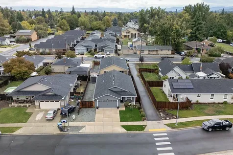 848 Trinity Way Medford OR 97501