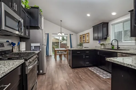 848 Trinity Way Medford OR 97501