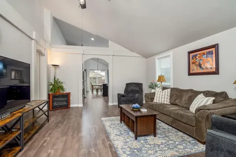 848 Trinity Way Medford OR 97501