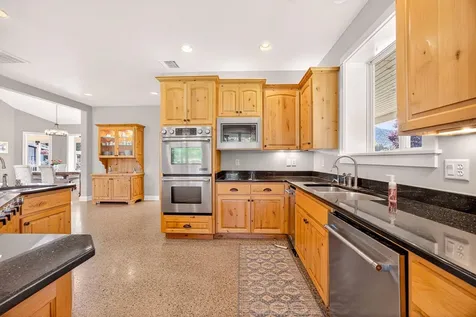 18200 Williams Highway Williams OR 97544