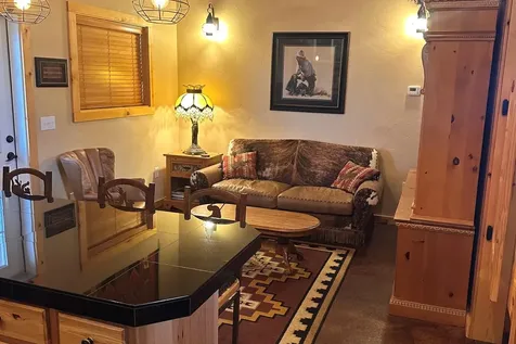 61416 Cougar Trail Bend OR 97701