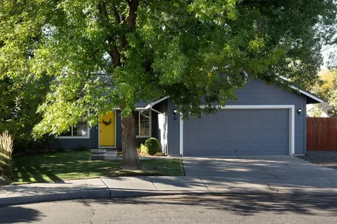 919 NW 20th Court Redmond OR 97756