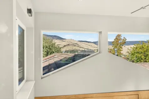 642 Spring Creek Drive Ashland OR 97520