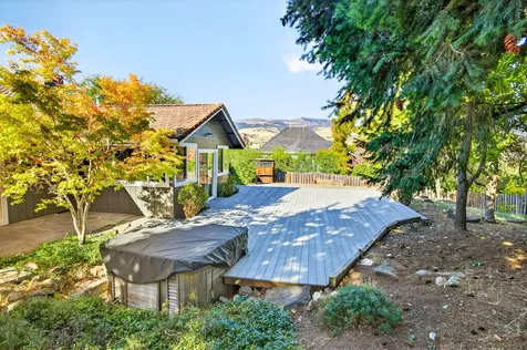 642 Spring Creek Drive Ashland OR 97520